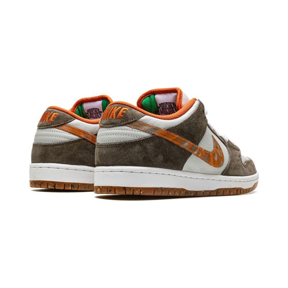 Nike SB Dunk Low - Crushed D.C.