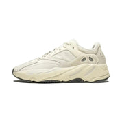 Yeezy Boost 700 - Analog